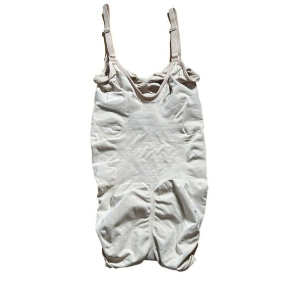 SKIMS Sculpting Brief Bodysuit S/M (US 2–10) Mica Cream NWOT MSRP $72 - Picture 3 of 8